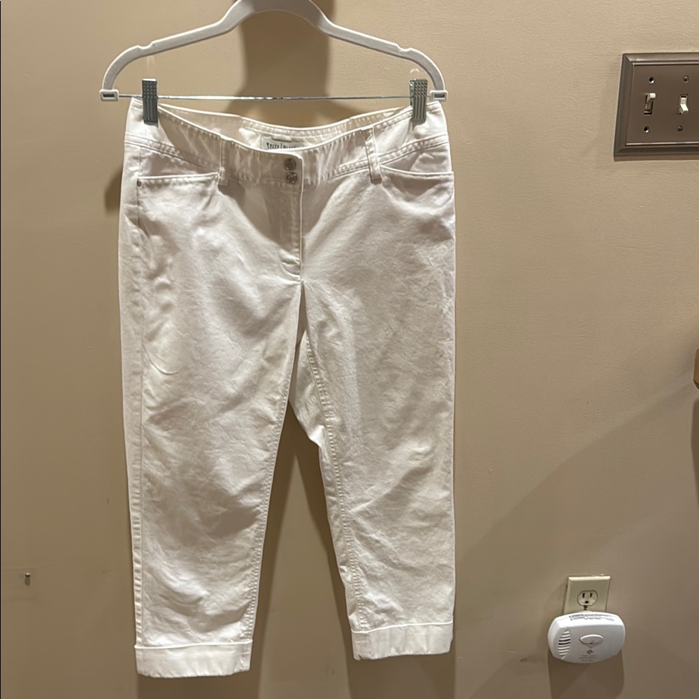 White House Black Market White Capris